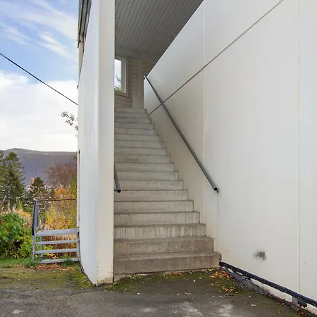 Hotel apartamentowy Cozy Close To City, Kitchen & Parking