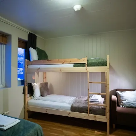 Cozy Close To City, Kitchen & Parking Apartmanhotel