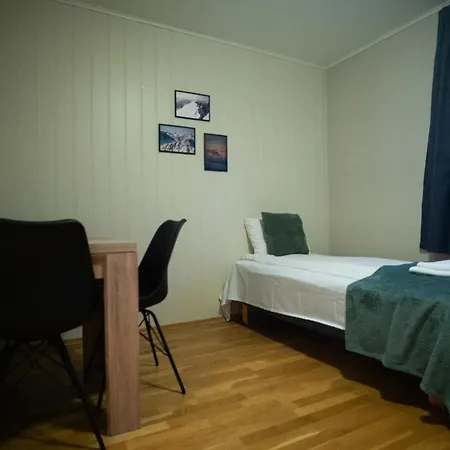 Apartmanhotel Cozy Close To City, Kitchen & Parking 3*