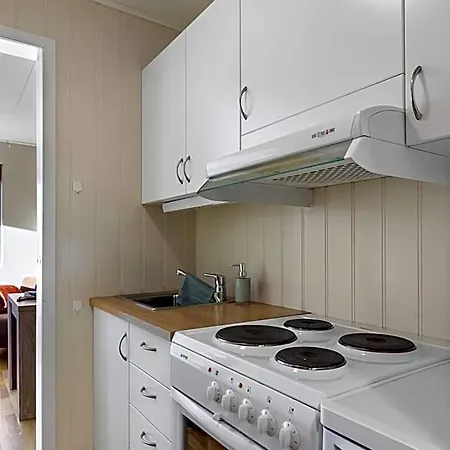 Cozy Close To City, Kitchen & Parking