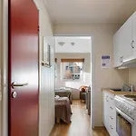 Cozy Close To City, Kitchen & Parking 3*