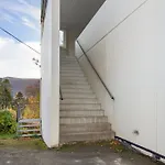 Aparthotel Cozy Close To City, Kitchen & Parking